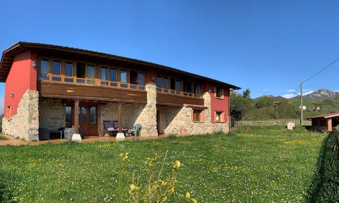 Margolles Cottage | La Llanada holiday home, mountain 15 mnt from the beach