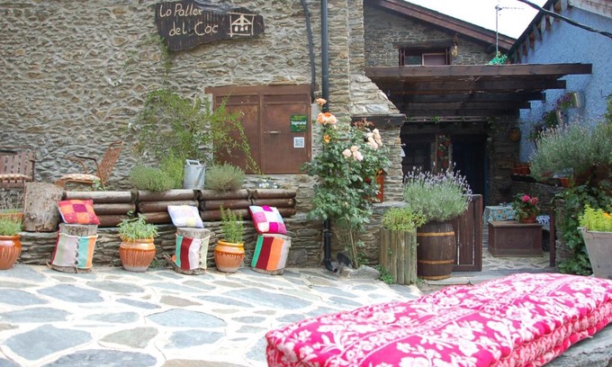 Surp House | La Llar-Lo Paller del Coc