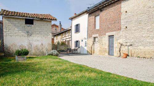 Dienville House | La maison d'a cote