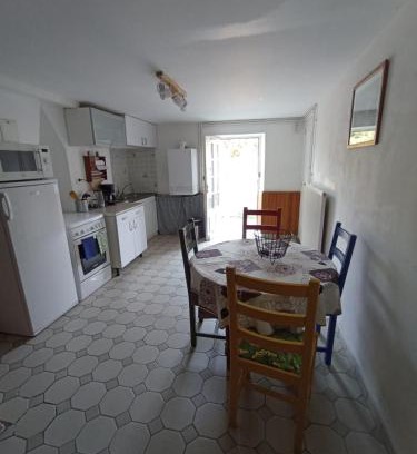 Saint-Pierre-du-Regard House | La maison bleue 1