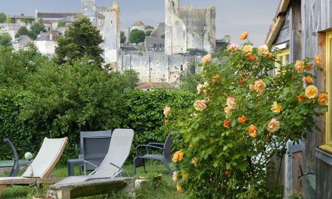 Chauvigny Bed & Breakfast | La Maison Rouge