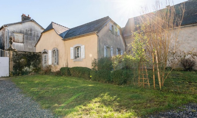 Ossun House | La Maison Vergès - 3 bedrooms - large living room - small garden