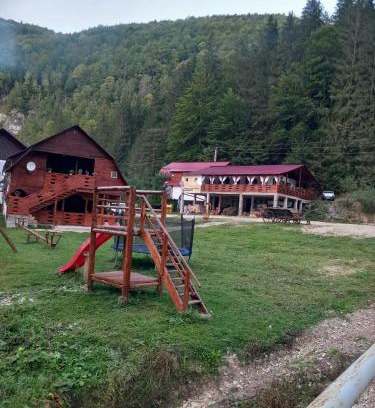 Garda de Sus House | La Marian pensiune restaurant