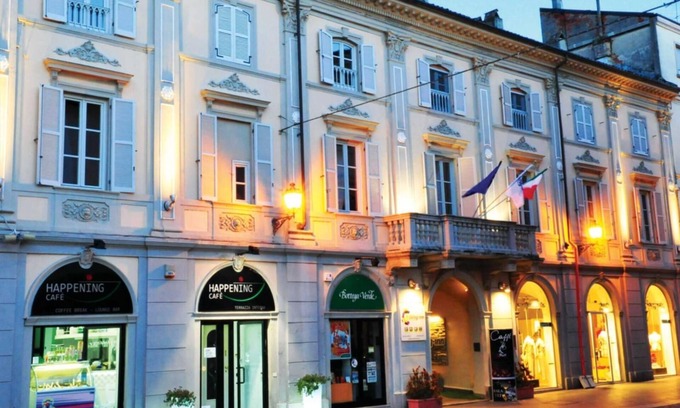 Valenza Apartment | La Moderna Camera 01