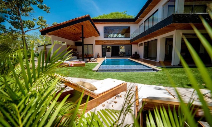 Tamarindo House | La Ola Perfecta - Las Golondrinas Hacienda Pinilla