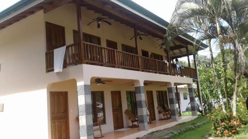 Pavones Hotel | La Perla