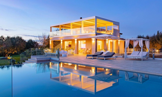 San Vincenzo Villa | La Perla tra gli Ulivi 12, Emma Villas