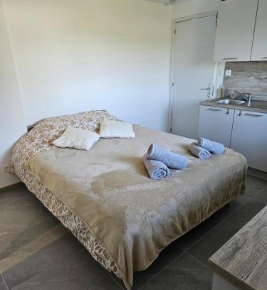 Quesques Apartment | La petite bulle d'Aurel