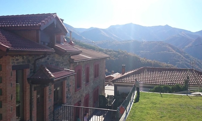Pajares Cottage | `LA PICAROTA´ - Real Pajares Inn. Country Apartment