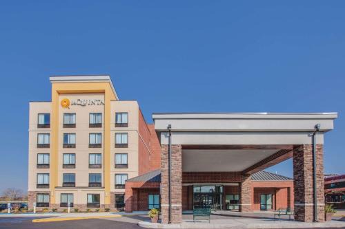Essington Hotel | La Quinta by Wyndham Philadelphia Airport