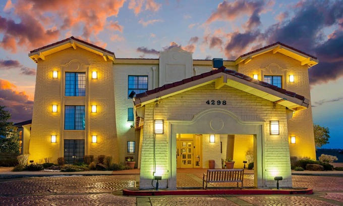Southside Hotel | La Quinta Inn by Wyndham Santa Fe