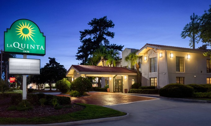 Savannah Hotel | La Quinta Inn by Wyndham Savannah Midtown