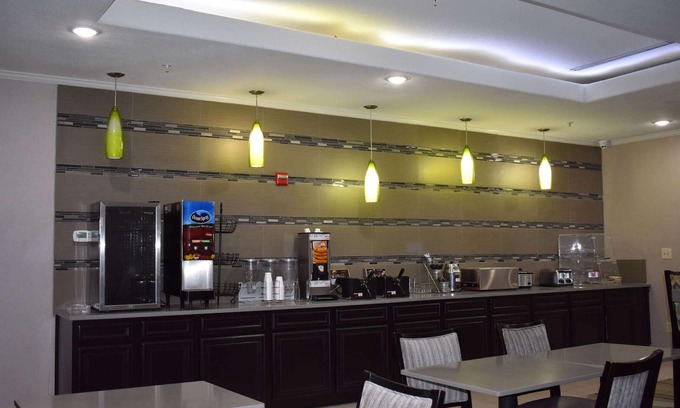 Kyle Hotel | La Quinta Inn & Suites by Wyndham Kyle - Austin South