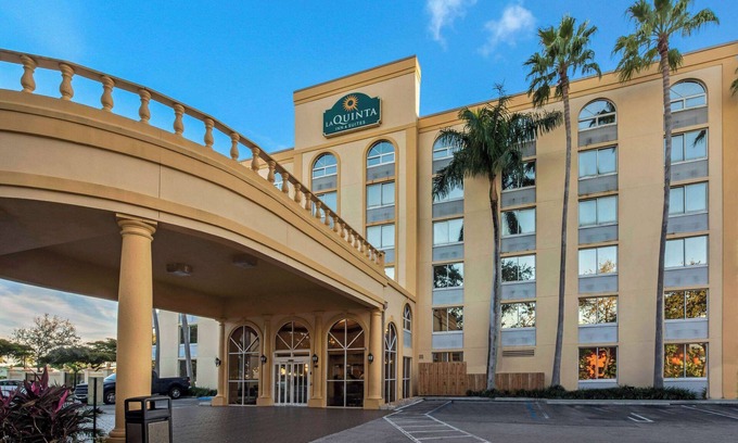West Palm Beach Hotel | La Quinta Inn & Suites by Wyndham West Palm Beach Airport