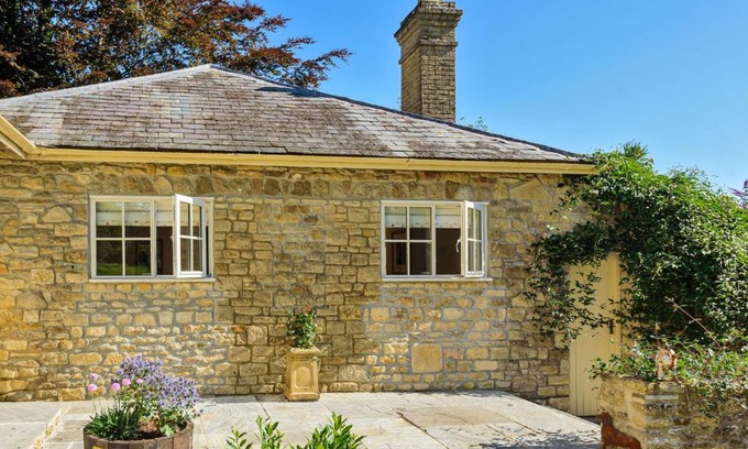 Gillingham House | La Rose