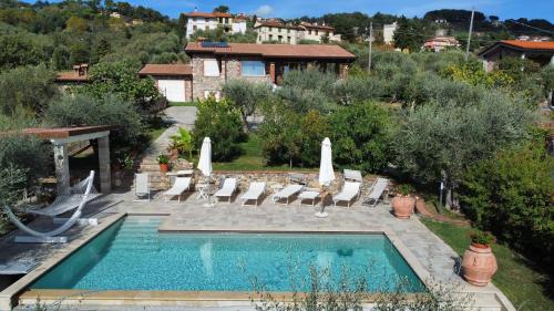 Corsanico House | La Sassaiola by Nicola Real Estate