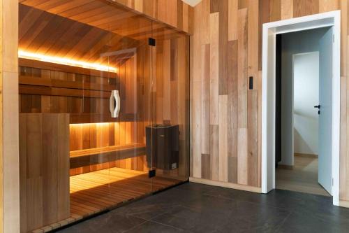 Rochefort Bed & Breakfast | La Suite Pachy - Escapade de luxe avec sauna privé