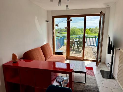 Socourt Apartment | La Terrasse vue étangs, Babyfoot, jeux de société by BookingFuté