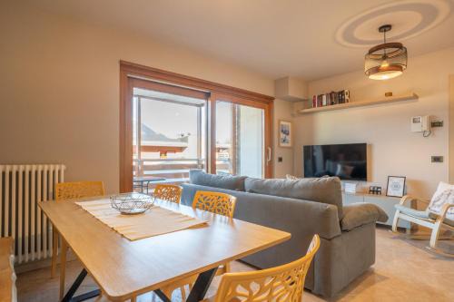 Cassina Valsassina Apartment | La terrazza sulle grigne