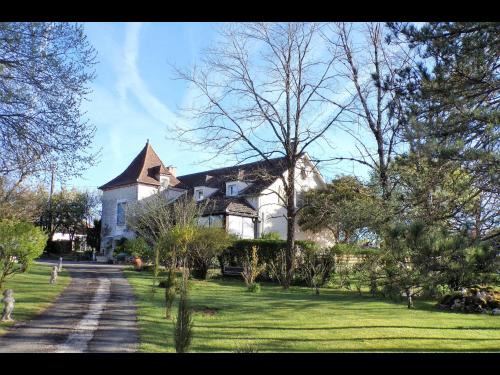 Rignac Apartment | La Tour Des Quatre Chemins
