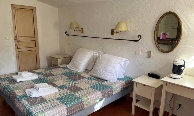 Vence Hotel | LA Villa Roseraie , Hotel Familial Ouvert Toute L Annee Animaux Acceptes