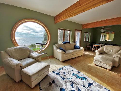 St Ignace House | LaBarbe Bleu