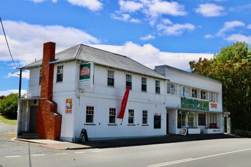 Ouse Hotel | Lachlan Hotel