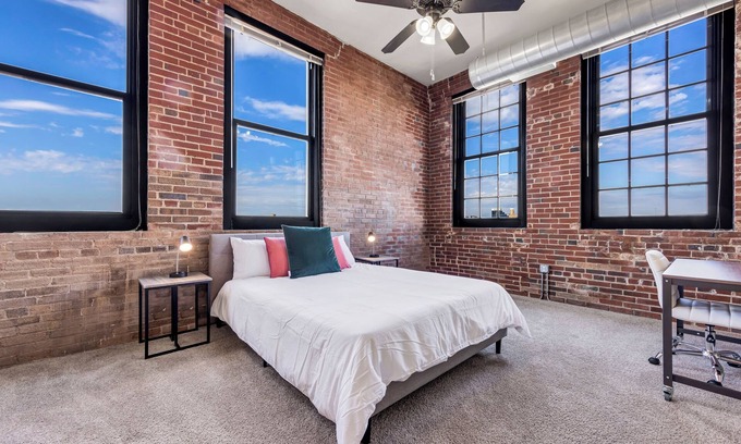 Lafayette Square Apartment | Lafayette 502 I Spacious and Cozy 1Bd/1Bd