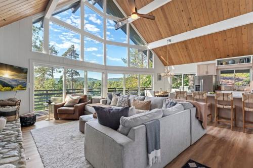 Lake Arrowhead House | Lake Access Lake Views Game Room Fire Pit Studio
