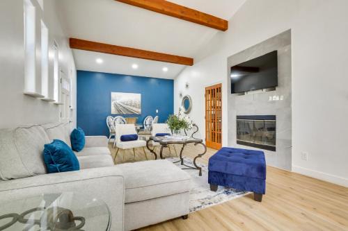 Arrowhead Villas House | Lake Arrowhead Hideaway with Deck and Hot Tub