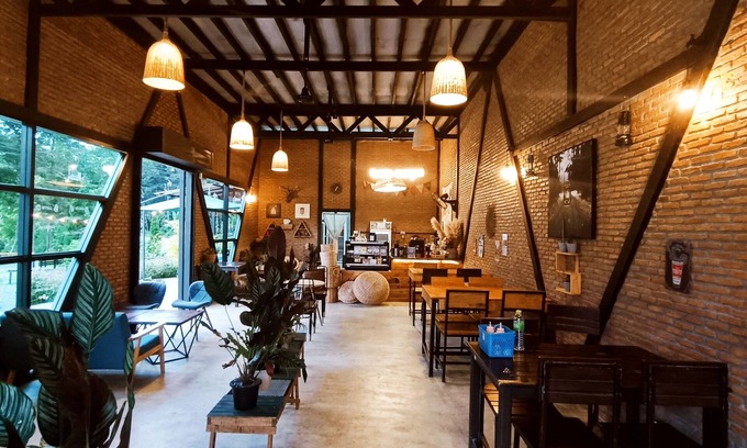Nakhon Si Thammarat Bed & Breakfast | Lake Camp Resort