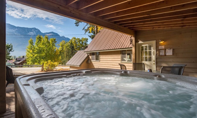 Leavenworth Cabin | Lake & forest-view chalet with private hot tub - dog-friendly
