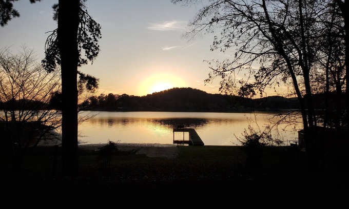 Cedar Bluff House | LAKE FRONT 3BR/3BA HOUSE with PRIVATE DOCK!