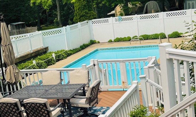 Lake Geneva House | Lake Geneva Retreat - 4-bedroom House with Pool