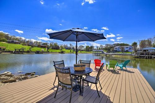Tri-Cities House | Lake House Haven Fire Pit, Boat Dock and More!