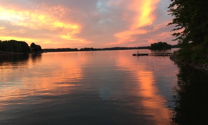 Mayhew House | Lake Life Retreat waiting for you-4 BR lake front property