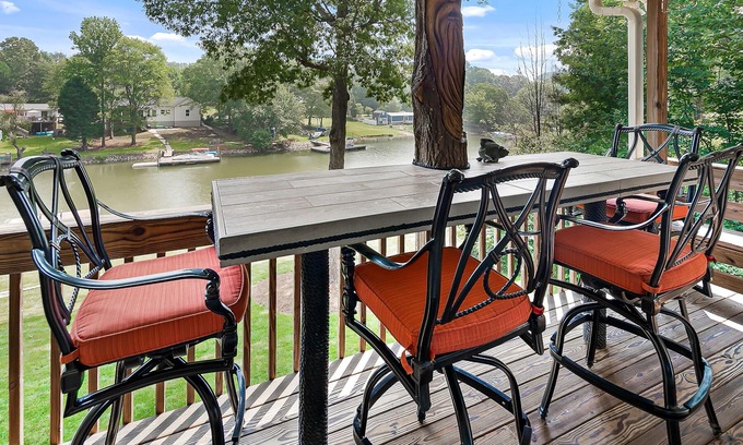 Denver House | Lake Norman house in quiet neighborhood