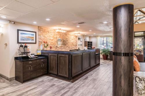 Cornelius Hotel | Lake Norman Inn and Suites