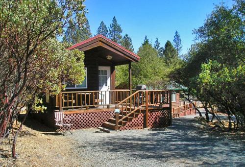 Oregon House Resort | Lake of the Springs Camping Resort Cabin 2