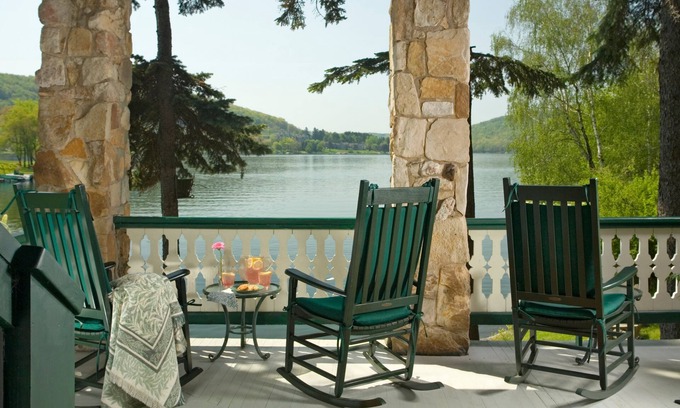 McHenry Bed & Breakfast | Lake Pointe Inn