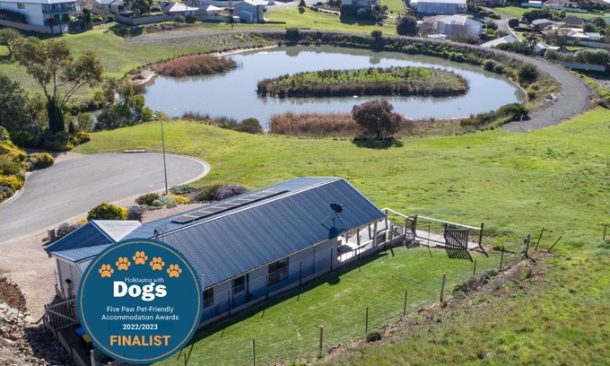 Encounter Bay House | Lake & Reserve Front Bird Haven - 3BR