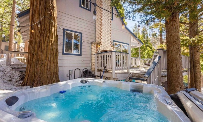 Cedar Glen House | Lake Retreat – Spa, AC, Fenced Yard, Walk to Lake!