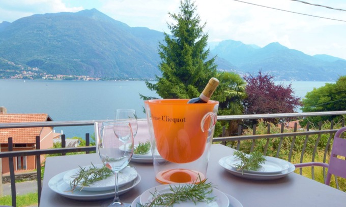 Vignola Apartment | Lake side relais