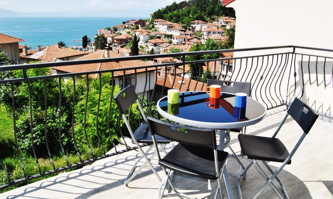 Varosh Apartment | Lake View Apartment Ohrid
