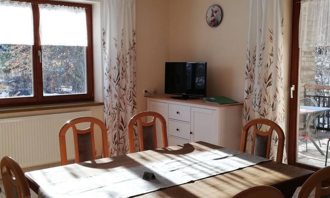 Weissenbach Apartment | Lake view - App. with 2 bedrooms; shower, WC - Abenteuerhof Schiefer