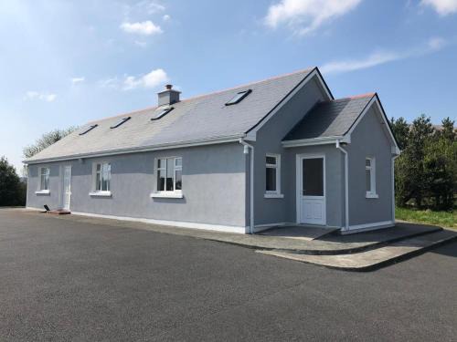 Connemara House | Lake View Cottage