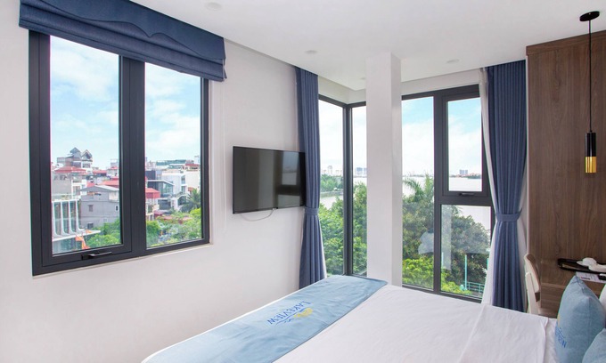 Thuy Khue Hotel | Lake View Hotel