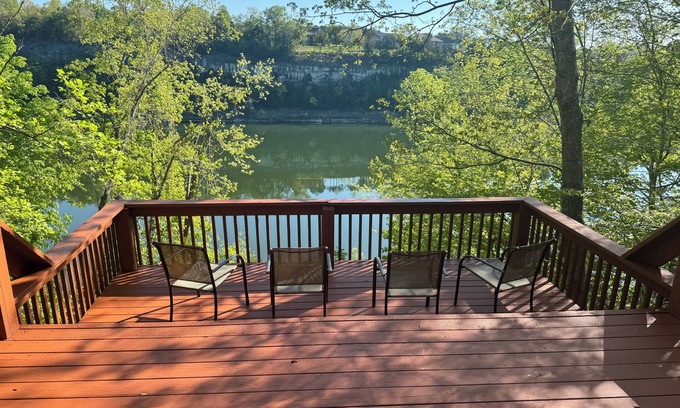 Sloans Valley Cabin | Lakefront Cabin: Private Water Access, Boat Parking, Lake View & Wi-Fi