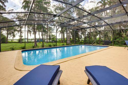Edgewood House | Lakefront Home with Hot Tub and Dock in Orlando!