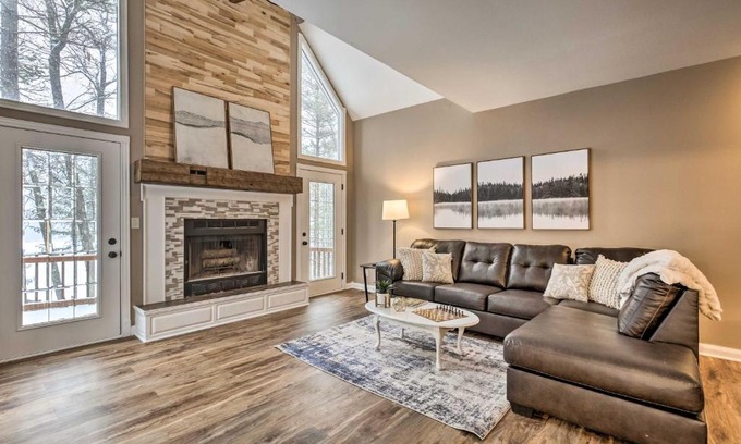 Minocqua House | Lakefront Minocqua Getaway Dock, Game Room!
